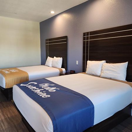 Days Inn & Suites By Wyndham La Porte Eksteriør billede