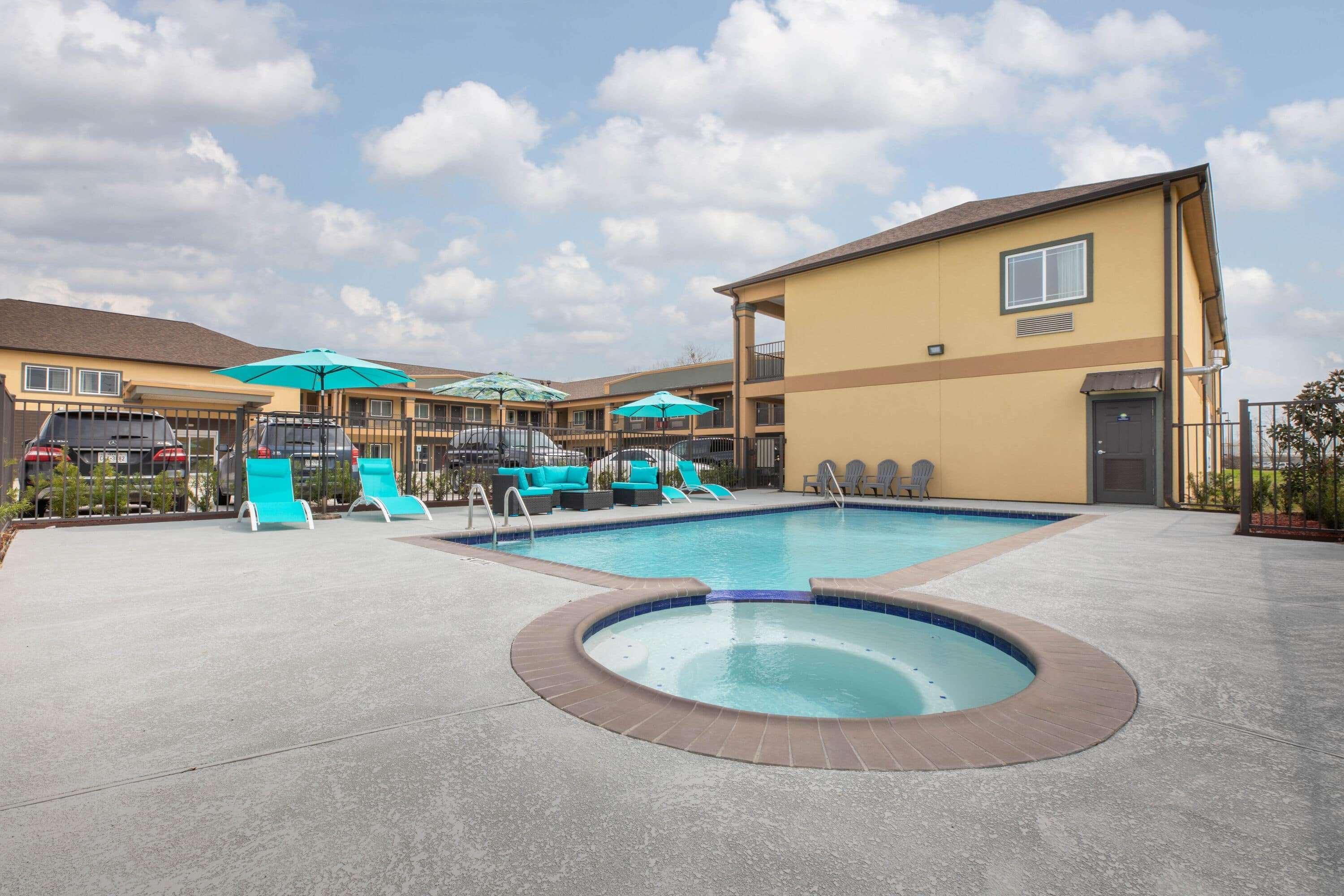 Days Inn & Suites By Wyndham La Porte Eksteriør billede