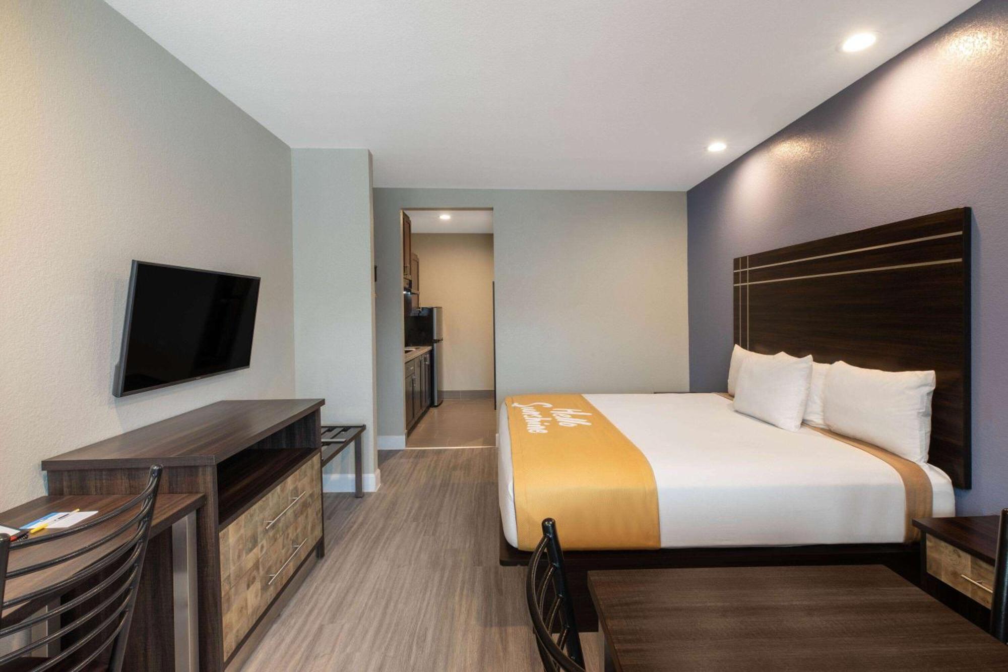 Days Inn & Suites By Wyndham La Porte Eksteriør billede