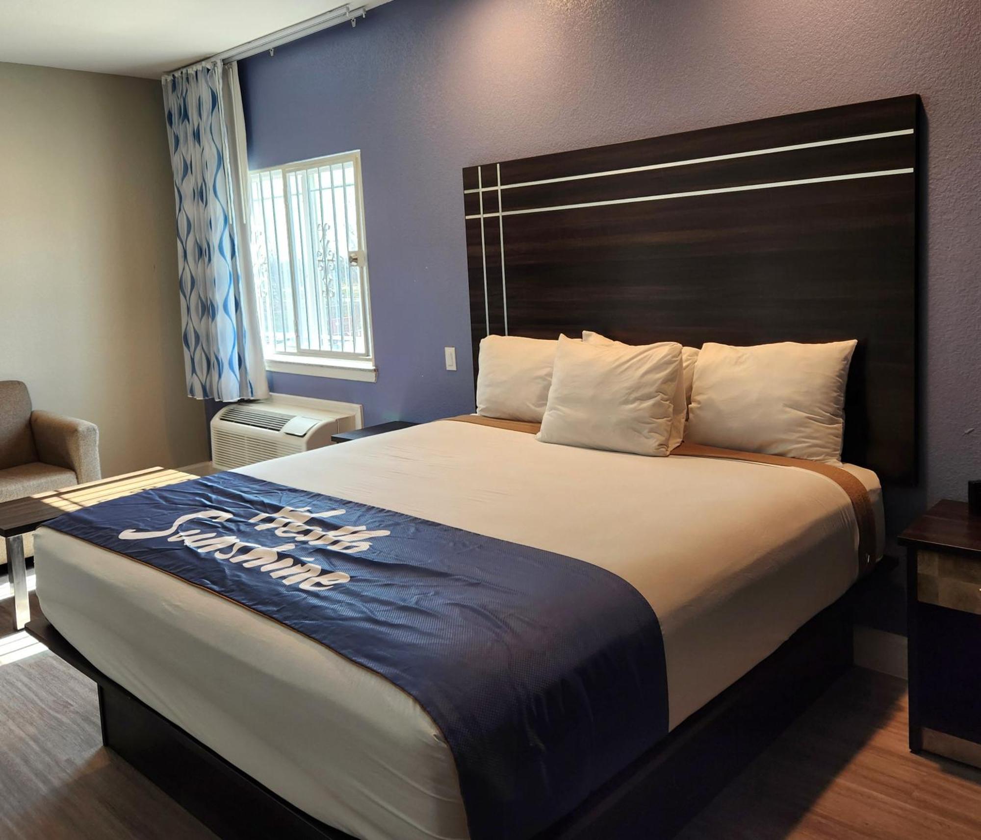 Days Inn & Suites By Wyndham La Porte Eksteriør billede