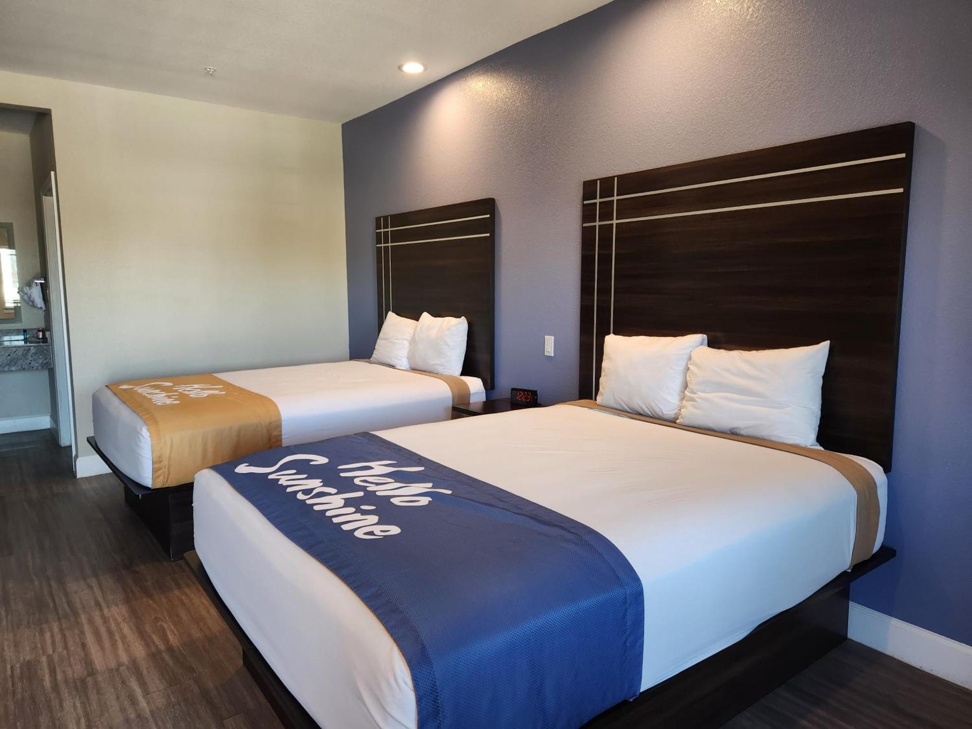 Days Inn & Suites By Wyndham La Porte Eksteriør billede