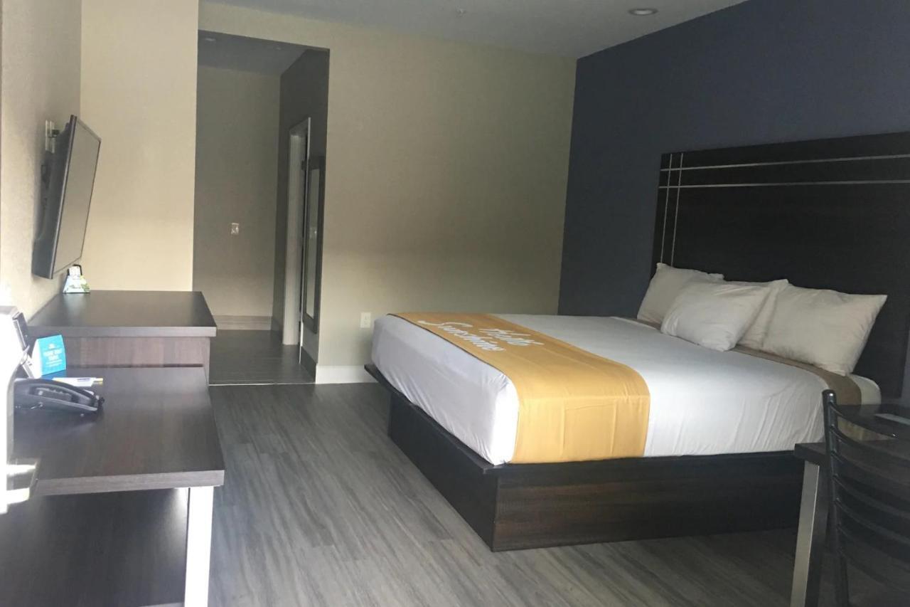 Days Inn & Suites By Wyndham La Porte Eksteriør billede
