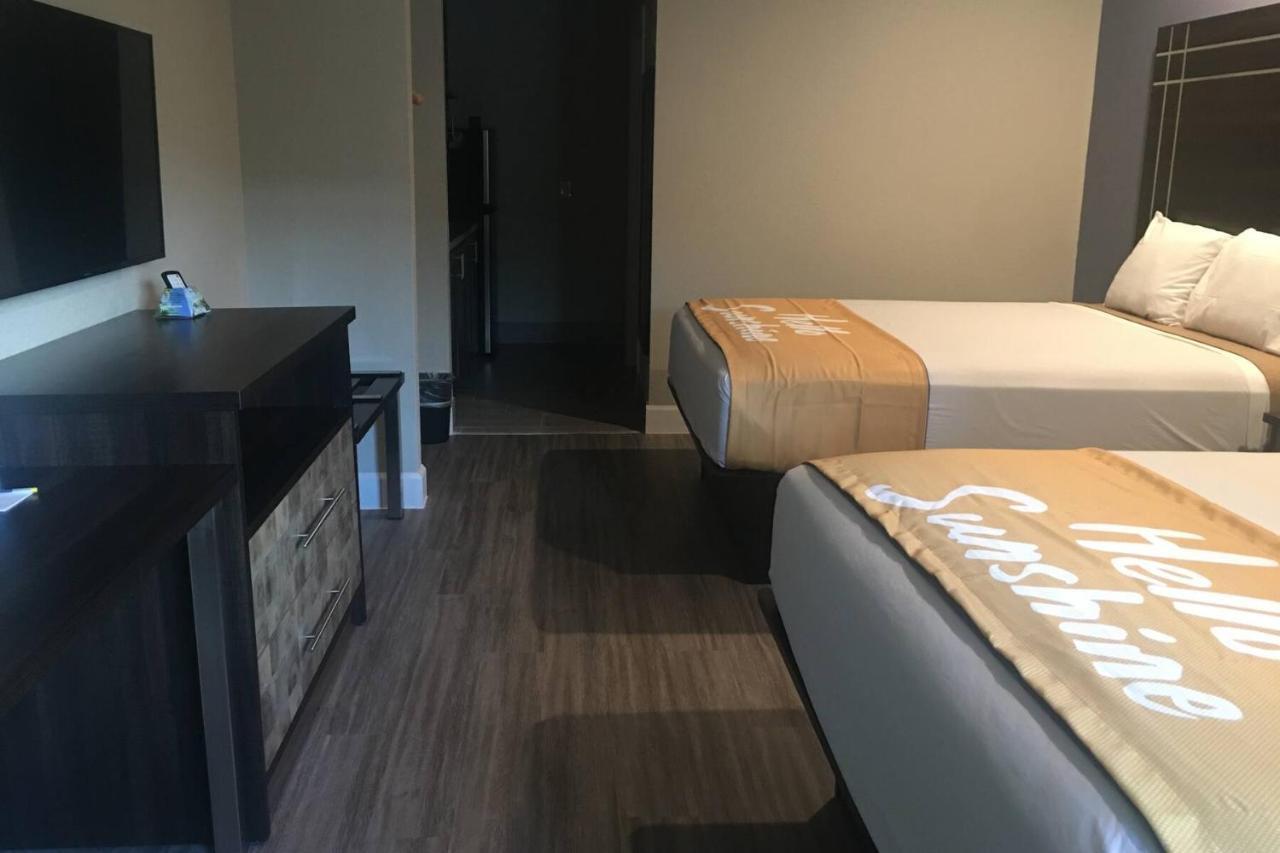 Days Inn & Suites By Wyndham La Porte Eksteriør billede